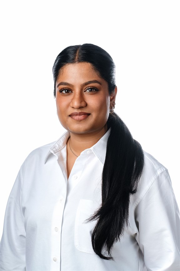 16 Laxmy Kristhnapillai MRS130625 13 Websize