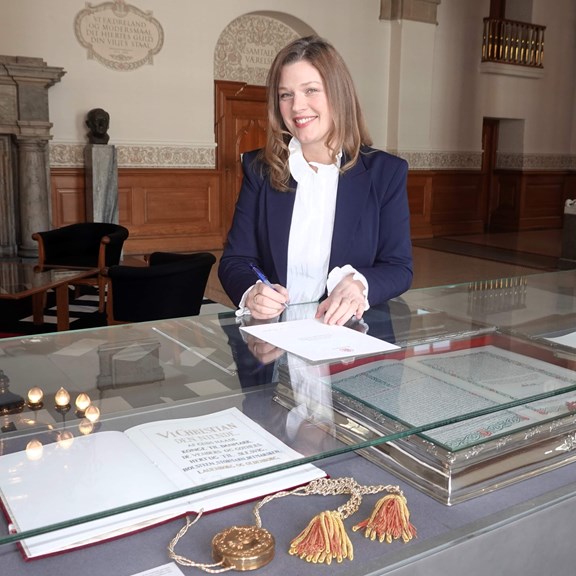 Louise Mehnke Underskrift Borgen (002)